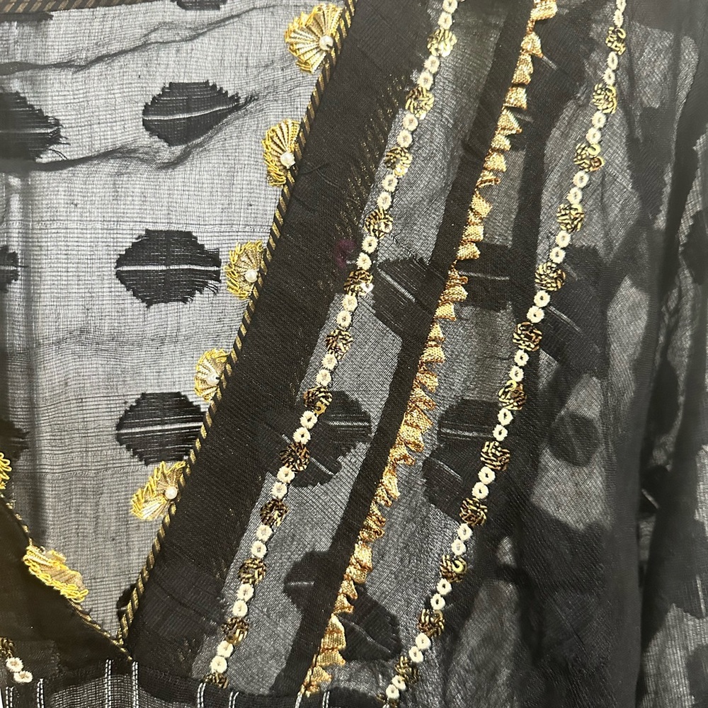 Ethnic outfitters shirt with inner.